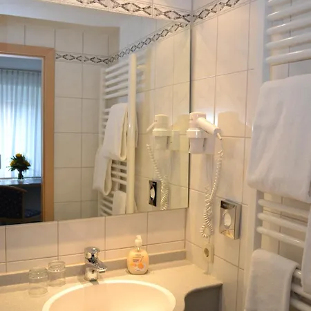 Tagungszentrum * Нойендеттельзау